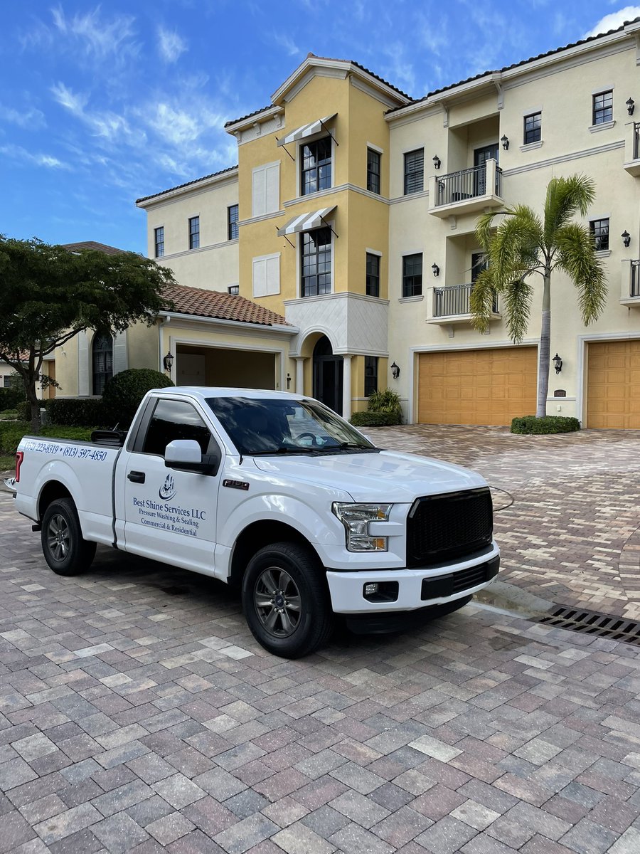 underwriteit's tweet image. First two driveways are sealed jobs and last pic is from a pressure washed commercial job. Keeping it moving…