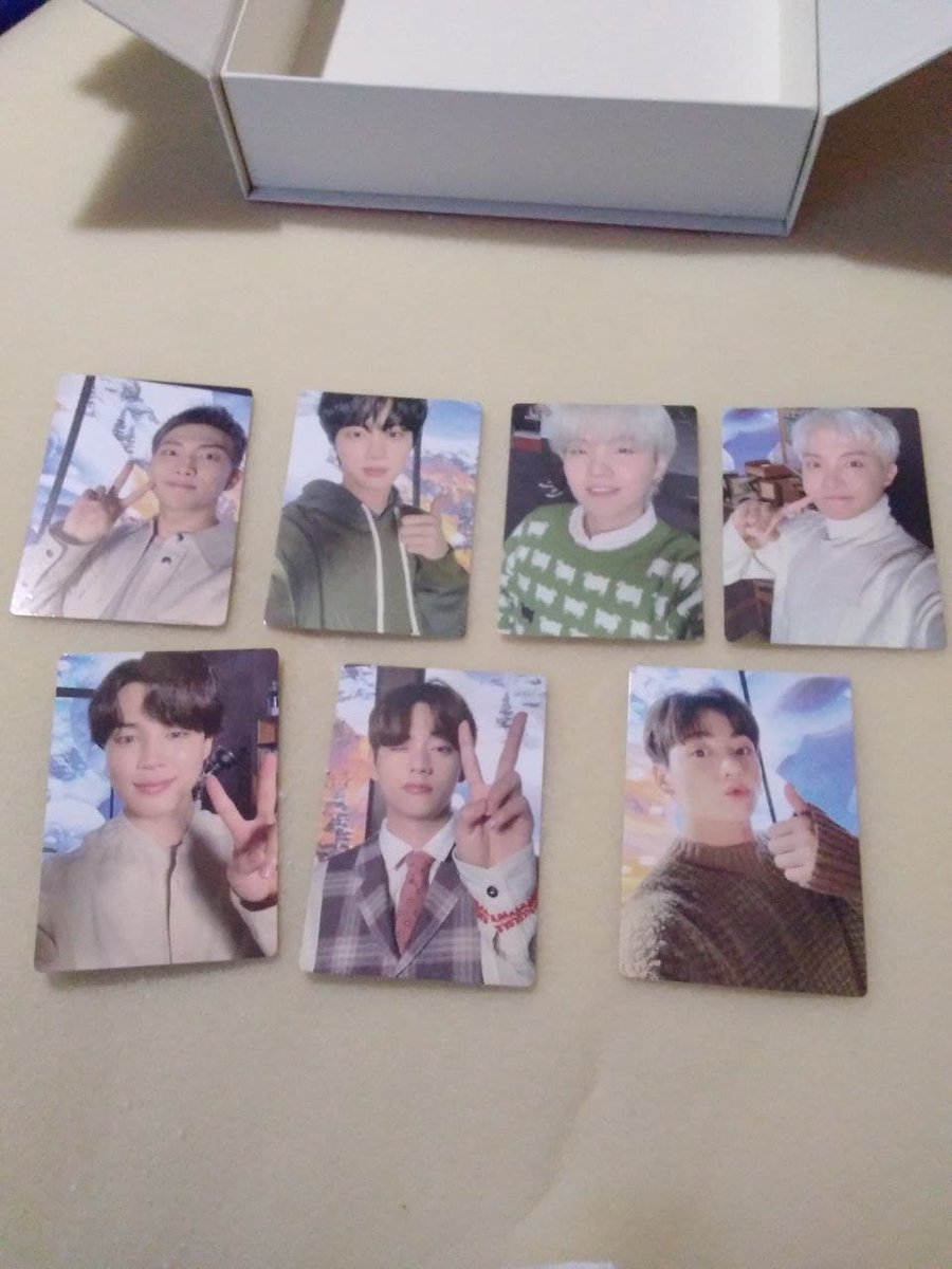 Sethirius's tweet photo. These arrived a couple days ago. Everything is really nice. However my photobook is missing a page for Yoongi... Just realized I haven't been uploading too many pics of merch lately... ah well 

#bts #btsmerch #btsholiday #btslittlewishes https://t.co/PHVkZ1gDTl