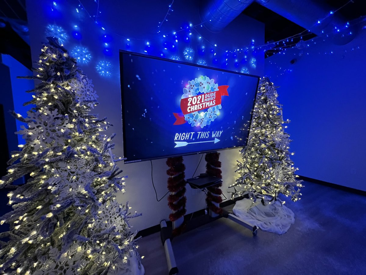 The <a href="/DudePerfect/">Dude Perfect</a> Christmas Party 2021! 🎄