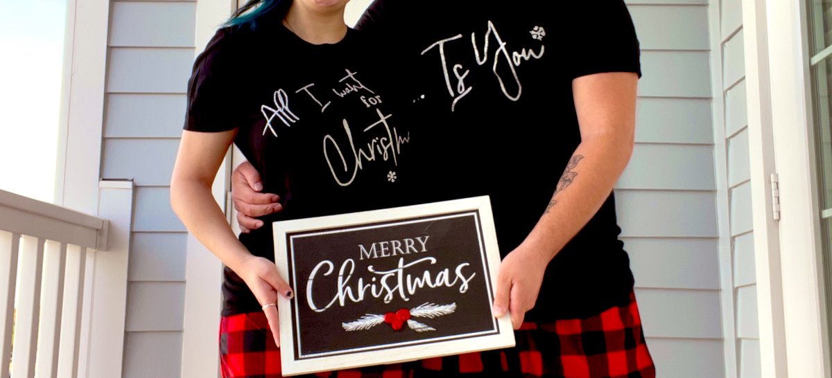 BubblePopping21's tweet photo. Beautiful matching set of Pjs from a classic song! Through December 31 any couple shirts can be purchased for $40 as a set!
#Christmas #matchingshirts #MariahCarey #MariahSZN #SmallBusinesses #smallbusinessowners #CoupleGoals https://t.co/XXIdNmz9nx