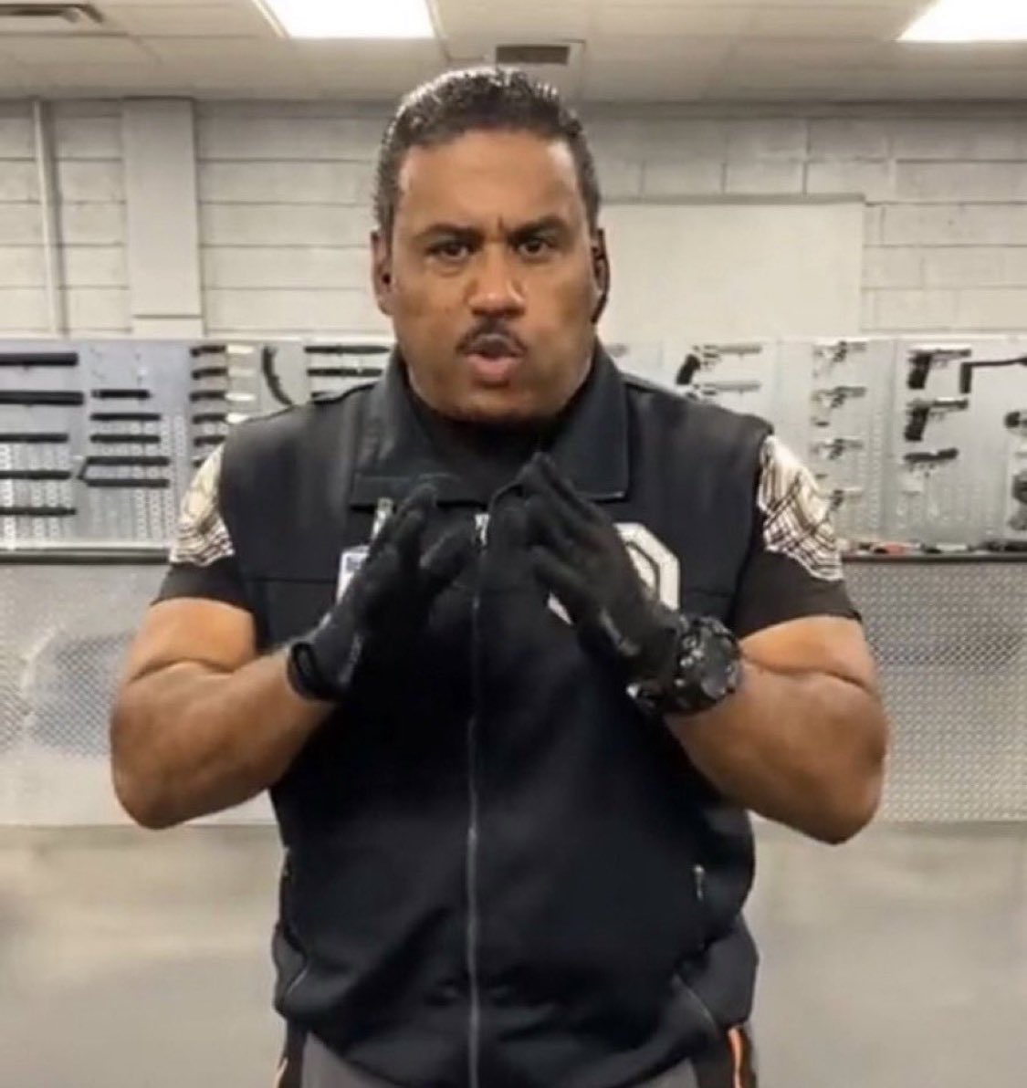 JaMorant's tweet image. yooo im weak 😂😂💪🏽🔥 @obj LIT