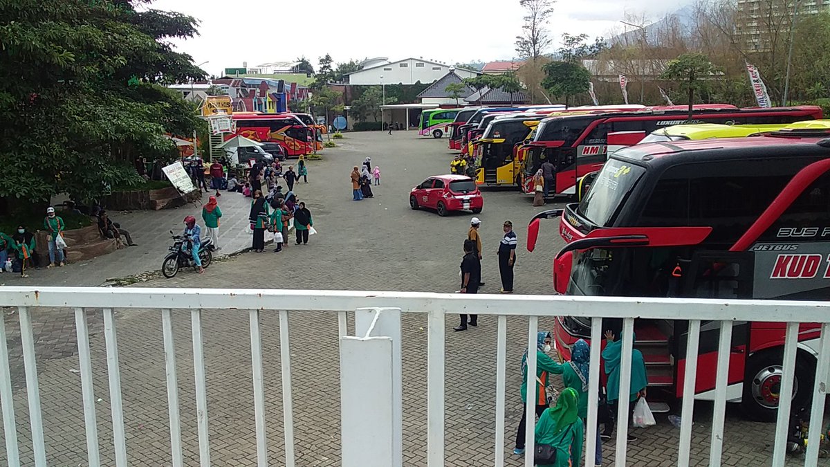 Smiling ear to ear dilengkapi rasa was was waspada namun tidak abai, alhamdulillah mereka juga serentak mengikuti anjuran. Bahagianya hati karena sebagian doa terjawab