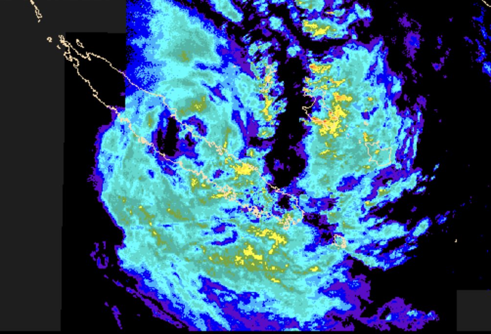 WeatherWatchNZ's tweet image. #CycloneRuby continues to churn across #NouvelleCaledonie this afternoon. #Ruby's centre tracking directly over the northern coastline right now as a strong Cat 2.

Radar imagery courtesy of Météo France: meteo.nc/nouvelle-caled…

Left image: 1 hour ago. Right image: Most recent.