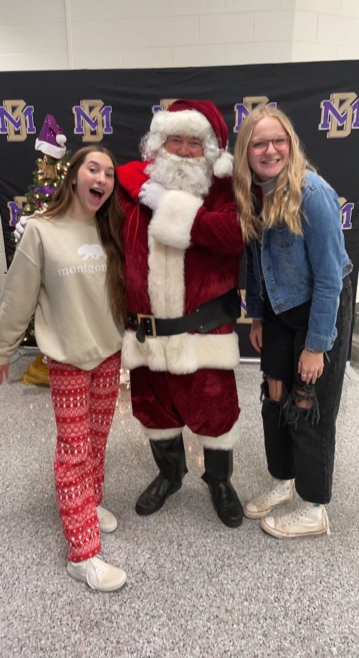Santa’s visit was a hit today! He sure looked like one of very own 🏈… 🧐🎅🏼 <a href="/zachcooper52/">Zach Cooper</a> @Tommaney_MHS <a href="/montgomerystuco/">MHS StuCo</a> <a href="/mhs_bears/">Montgomery High School</a> <a href="/BrockBolfing/">Brock Bolfing</a> <a href="/haileecooper99/">Hailee Cooper</a>