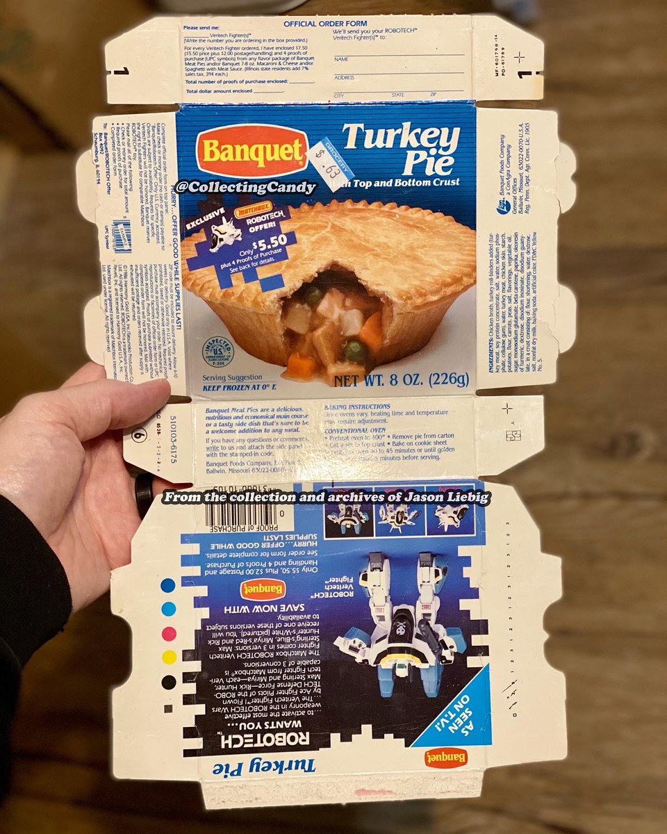 Collectingcandy's tweet photo. I very much appreciate that in 1986 Banquet decided to collab their Turkey Pot Pie with the powers of Robotech. This makes me happy.
#robotech #1980s #80s 80snostalgia #jasoneatsthe80s #vintagepackaging #turkeypie #banquetfoods #veritechfighter #matchboxtoys #robotechtoys https://t.co/UIPIS6hpib