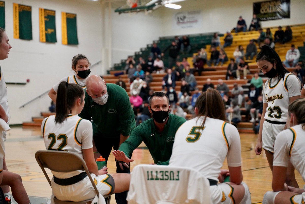 bhawkladyhoops's tweet photo. CONGRATULATIONS COACH LODOVICO!!!🥳🥳🥳🤩🤩👏👏

Tonight’s win marked his 300th program win!!!!! @coachlodovico https://t.co/RMtnvdMken