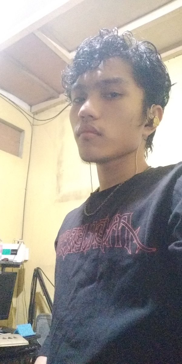 DimpLick's tweet photo. generic fuckboy https://t.co/nsX9E7FmpC