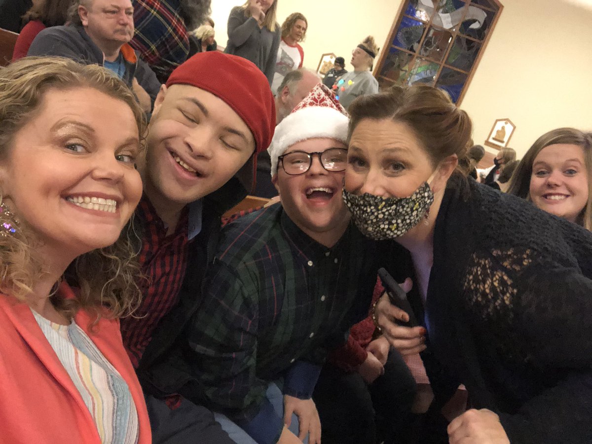 trdarnell's tweet photo. Christmas choir concert ❤️💛🎄 Perfection @CarrieAnn_Gary https://t.co/tYF6Kobu3Z