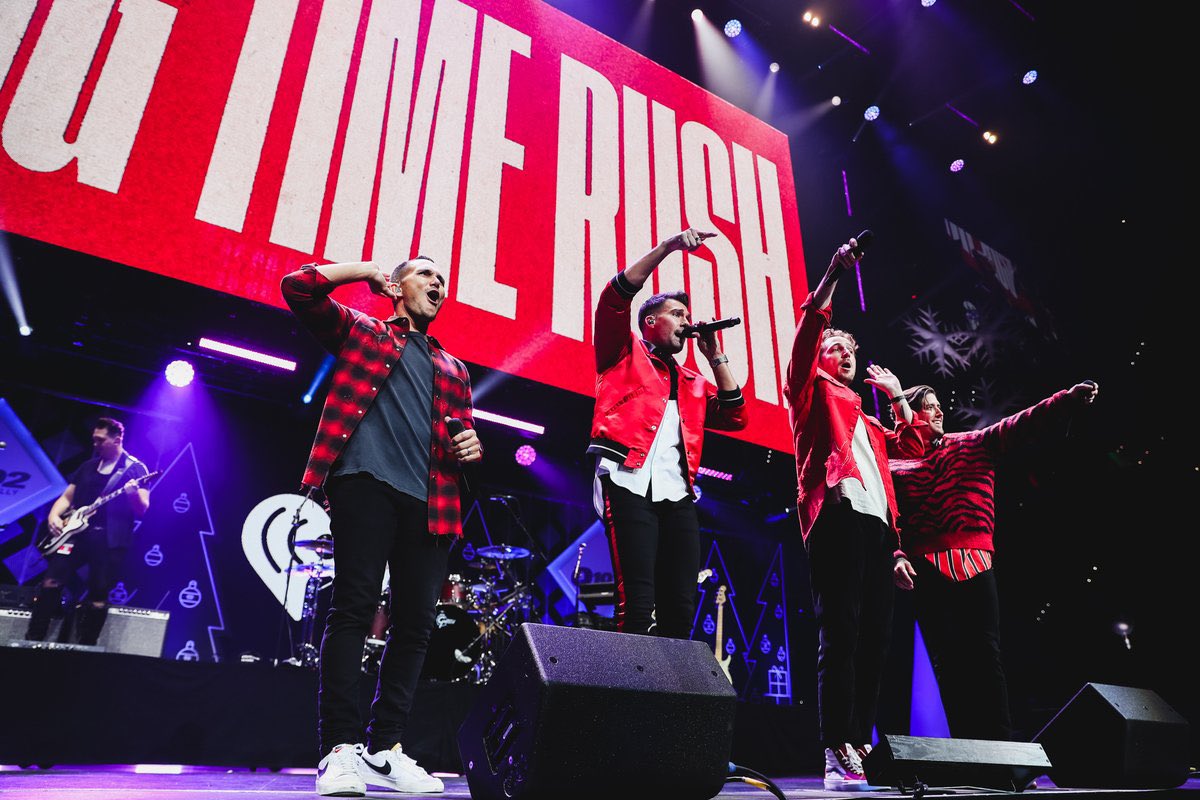 livtimerush's tweet photo. it’s happening<3

#BTRxJingleBall https://t.co/NmFs6nUqqK