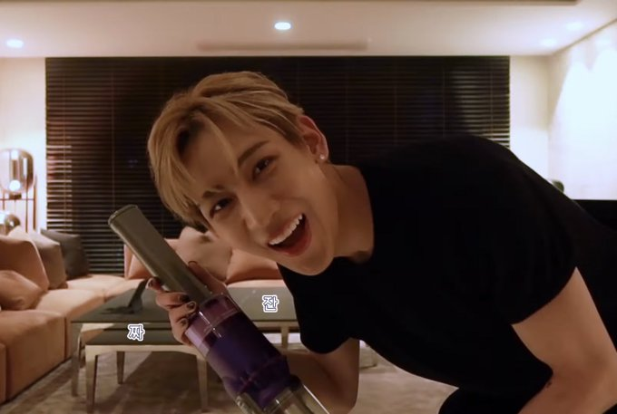 BAMBPAM's tweet photo. ‼️ NOT SPREADING HATE ‼️

due to my long hiatus so not many of my mutuals interact with me and I don't know who is who, so I will do a mass unfollow.

but if you still want to be my friend, please kindly retweet this tweet and let’s starter new convo with me!

regards, 
BAMBPAM https://t.co/GRTFjgDAAK