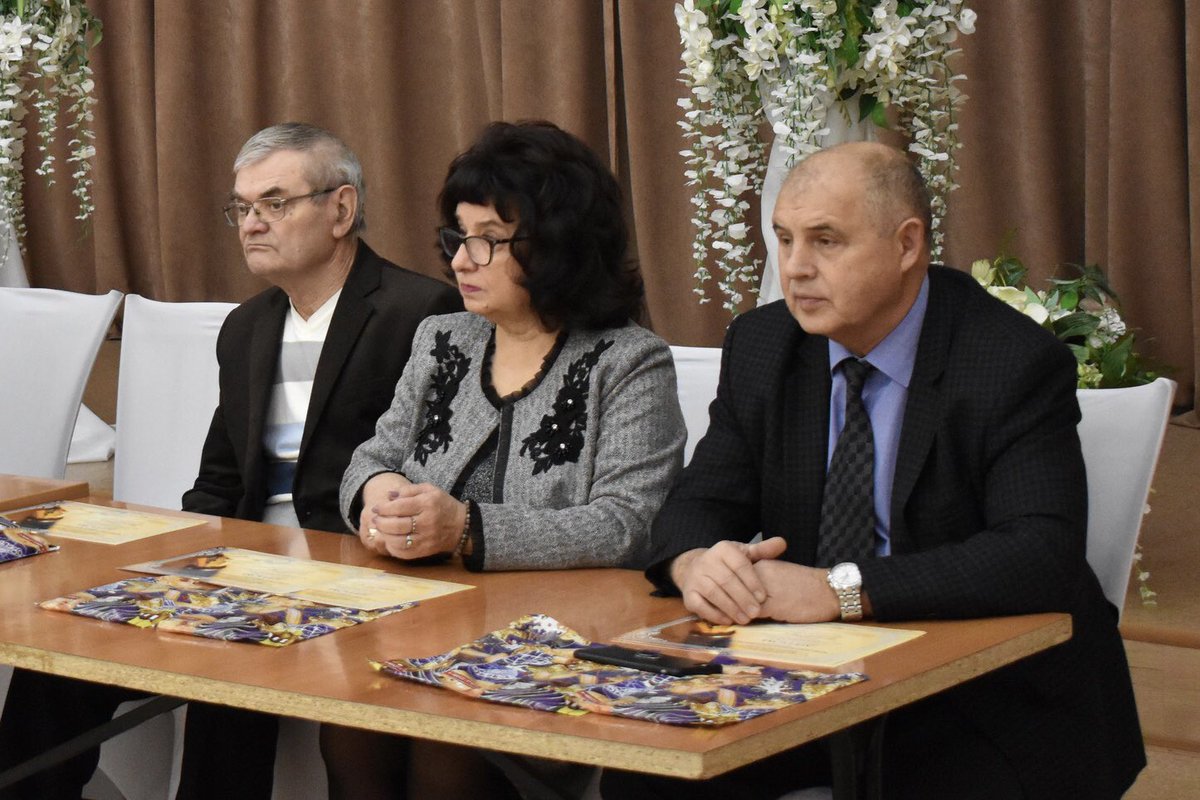 Понедельник и 13-е число – празднику не помеха!..

В ДК "Современник" состоялось награждение ПОБЕДИТЕЛЕЙ I Городского конкурса сочинений «Язык наш прекрасный, богатый и звучный», проходившего в рамках проекта "Родной язык есть исповедь народа".