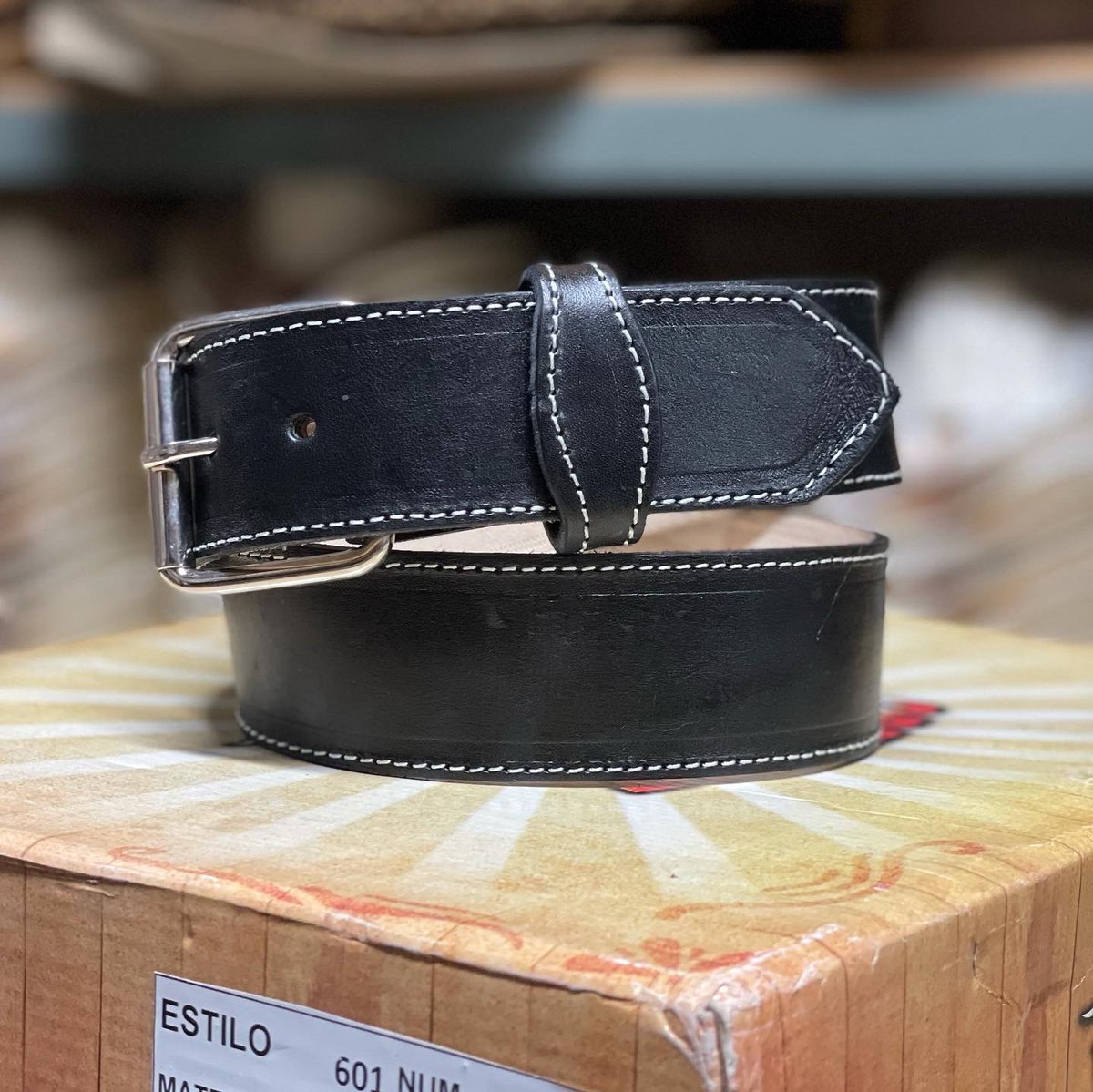 rodeodurango's tweet photo. NEW Heavy Duty Leather Belts πͺπ½
πShop: Heavy Duty Utility Leather Belt
Available in 4 Colors Sizes 34-46 β
shop https://t.co/8URQbG1YyA or link in bio #leatherbelt #workbelt #artesaniasmexicanas https://t.co/jrg5gujrRG