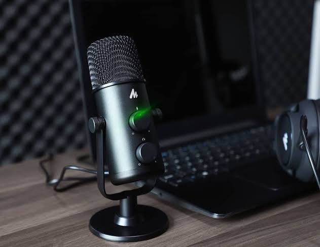 iuditg's tweet image. Here is another awesome giveaway.
One lucky winner will win: Maono AU-903 Portable USB Microphone.
Do the following:
1. Follow @iuditg and @PitchGroundHQ
2. Retweet
Bonus: Tag 5 friends in the comment below👇
Winner will be announced by Friday 10 PM