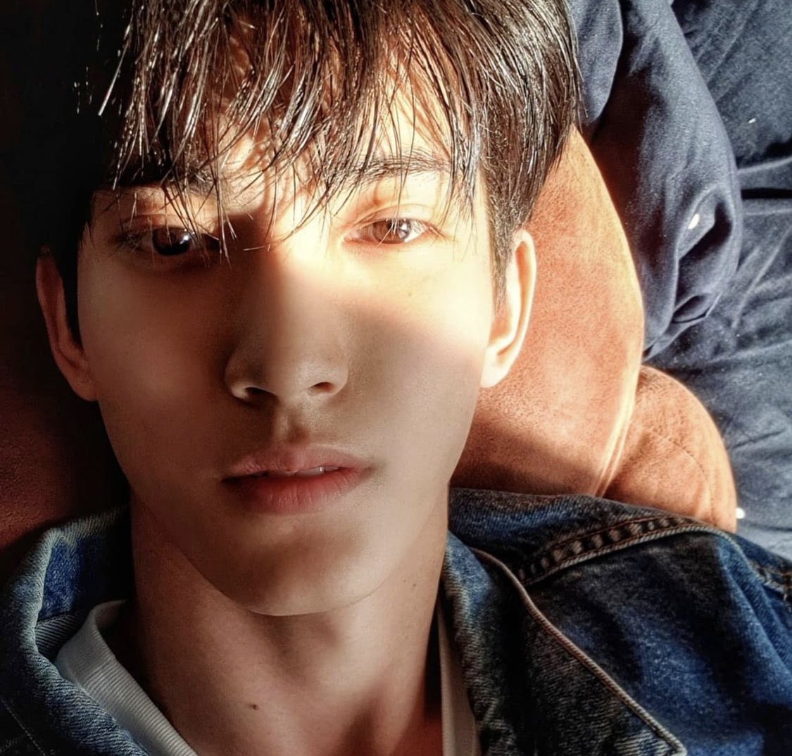 крепкое мужское тело. Ai guys. твинки парни селфи. красивые мышцы у мужчин. азиан бойс.