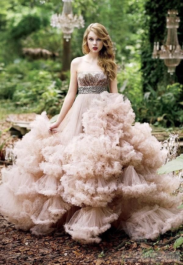Happy Birthday Taylor. Still one of our favorite dresses ever! 