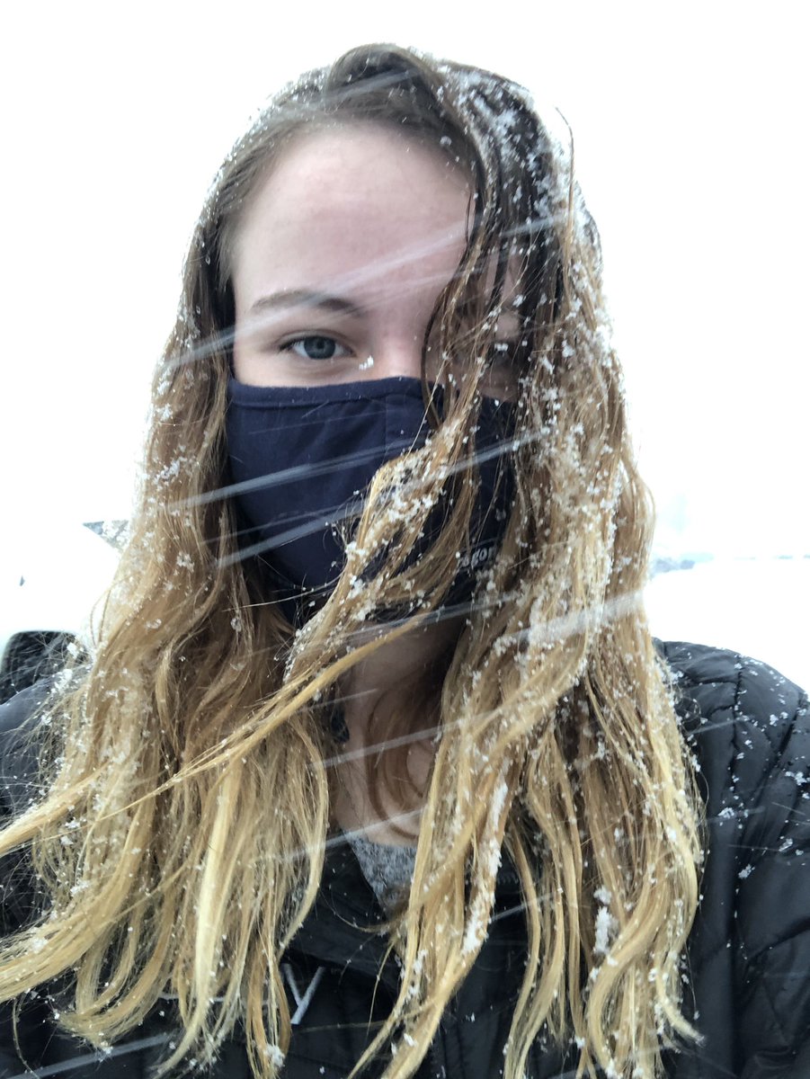 bex_lynne's tweet photo. Oh, the weather outside is frightful https://t.co/IPx1ATi0g8