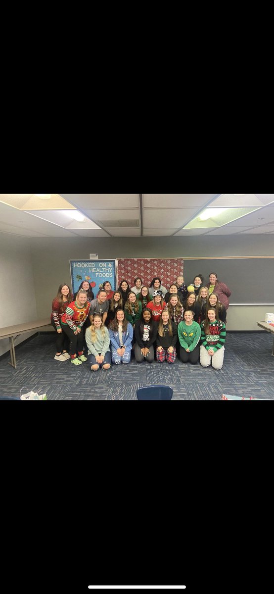 MU_SpartanSB's tweet photo. Secret Santa and baking contest. Perfect pick me up for our girls before they take on finals! https://t.co/KaPHRdQK8T