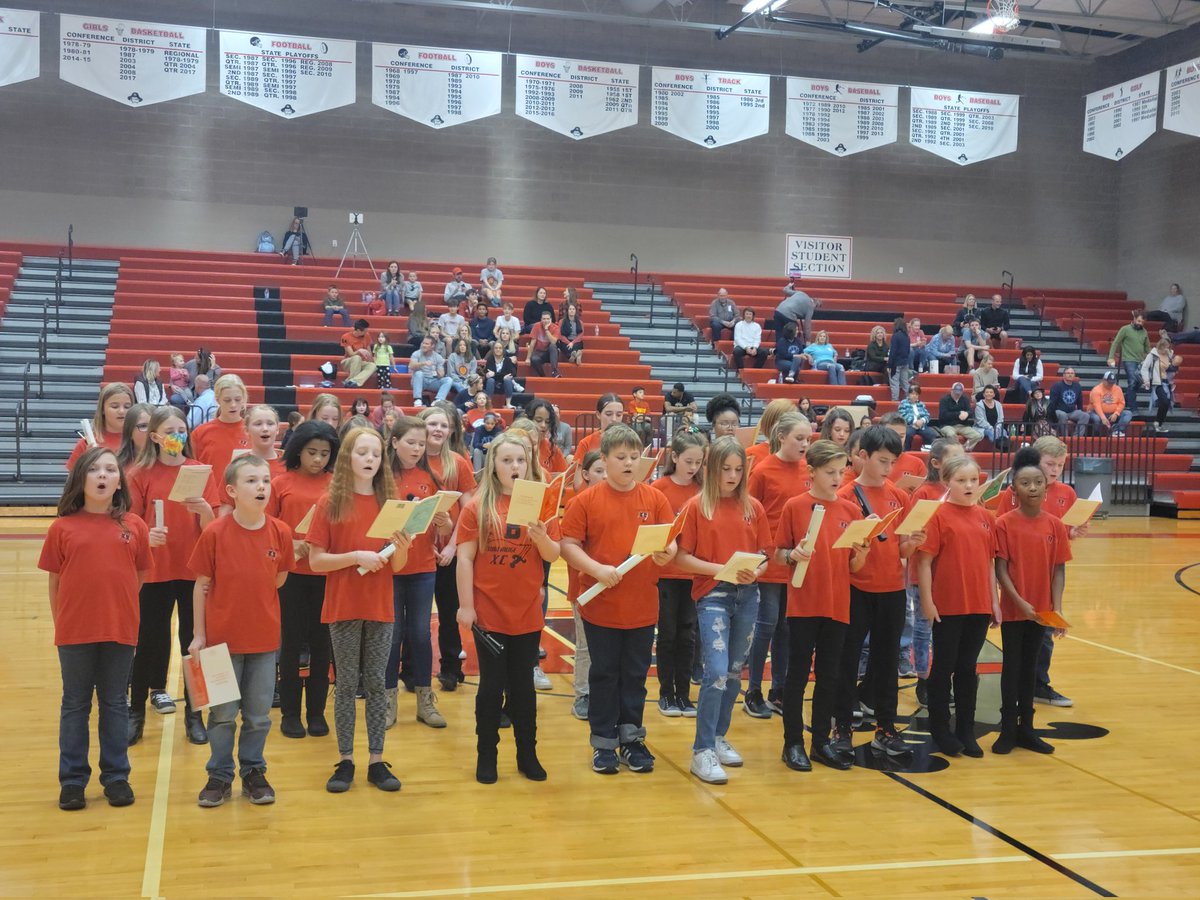 MrsMiller_Music's tweet photo. Another great performance from the Buchanan Intermediate Honor Choir! Thank you to Coach Bough for providing us this opportunity! The kids had so much fun! https://t.co/3oGfVaV0qS