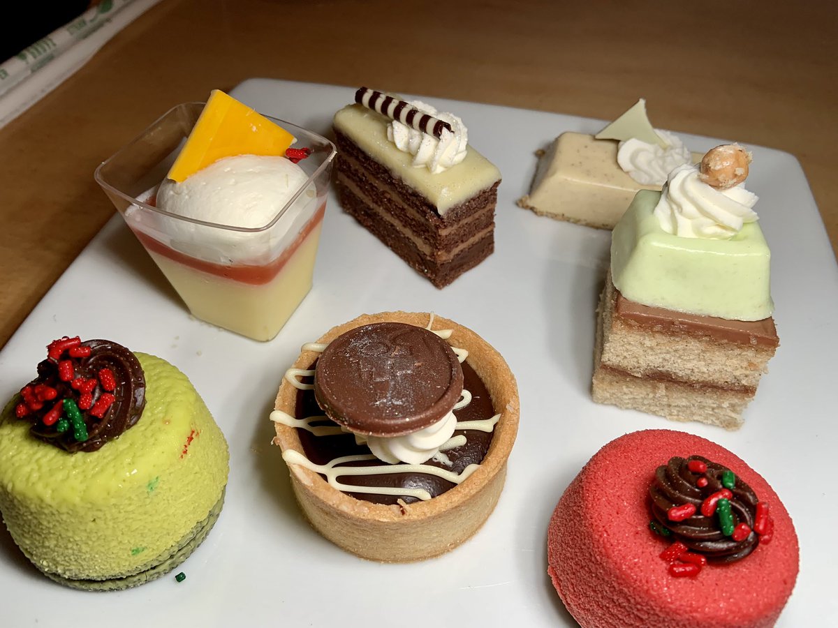 DisVacayFamily's tweet photo. Dessert anyone? 😂. Cape May Cafe at Disney’s Beach Club is quite different now… but dessert was certainly yummy 😊
#disneyworld #capemaycafe #capemay #disneyfood #disneydining https://t.co/2UjI0VgWkG