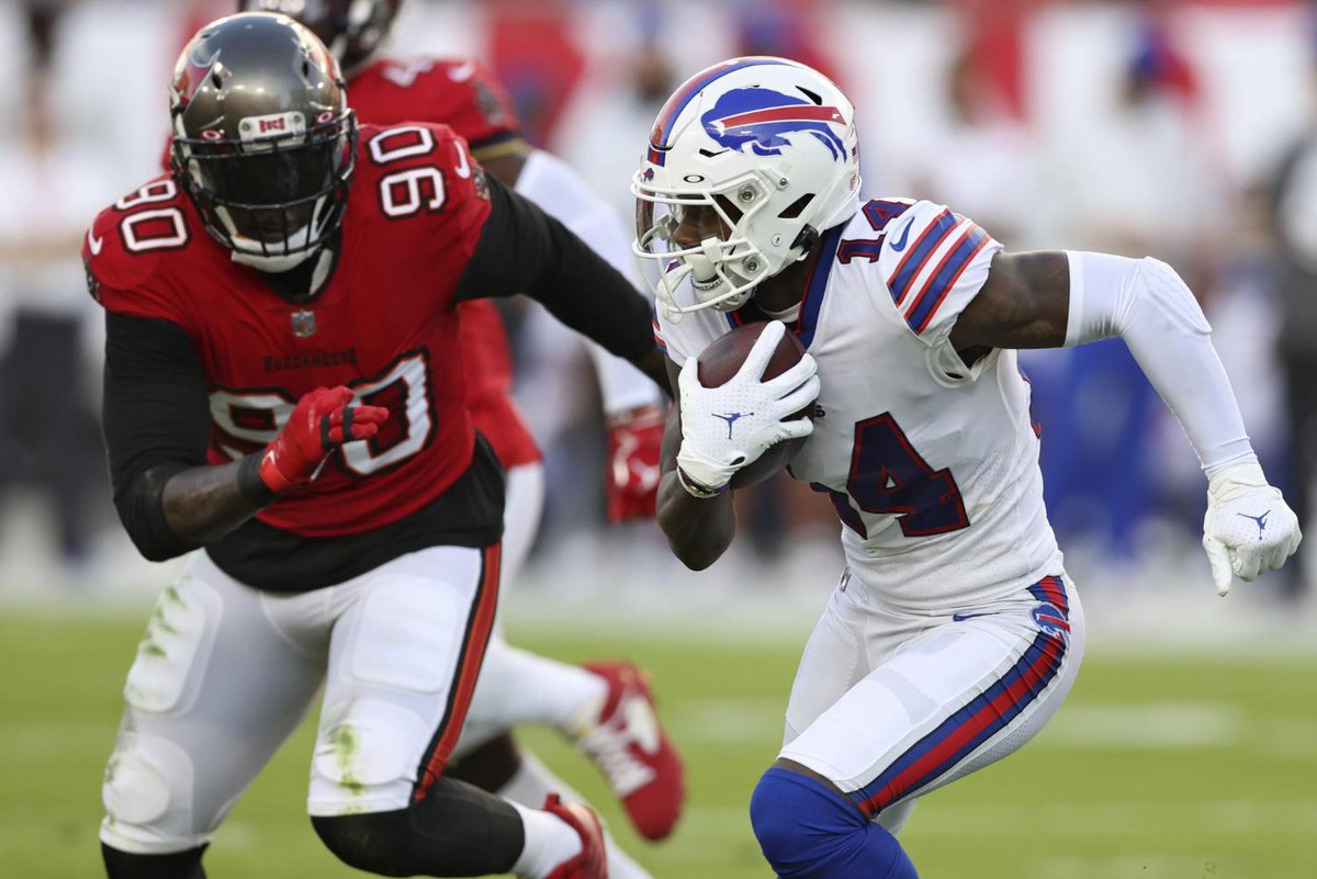 TheTorontoSun's tweet photo. KRYKSLANTS: Just one opposing defender all season has been flagged for defensive holding vs. the Bills https://t.co/NmhVGfbPJU Via @JohnKryk https://t.co/zqn1cc0Daj