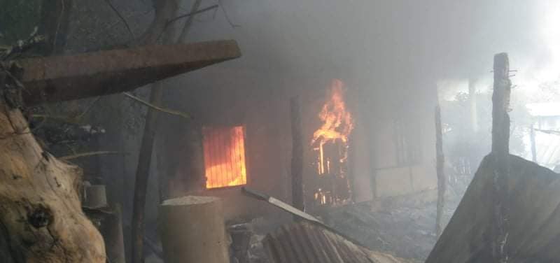 IrrawaddyNews's tweet photo. Junta troops raided Kebar Village in Sagaing’s Ayadaw Township on Monday and torched houses. The village has around 100 households; almost all the houses were destroyed in the fire, residents said. #WhatsHappeningInMyanmar https://t.co/7OU25zwsEJ
