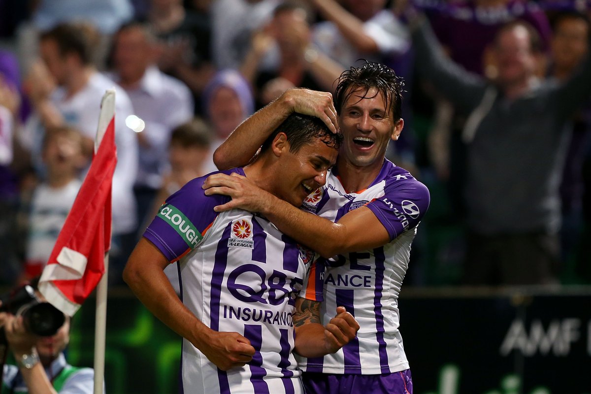 On This Day In... 2012
<a href="/trav_dodd/">Travis Dodd</a> and the late Liam Miller celebrate one of the former's two goals in a 3-0 home win over the Jets.
<a href="/ShaneSmeltz/">Shane Smeltz</a> bagged the third for Glory from the penalty spot.
<a href="/aleaguemen/">Isuzu UTE A-League</a> #OneGlory