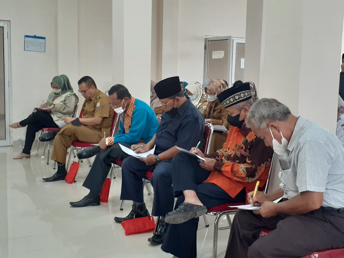 Survey Minat Kepentingan Masyarakat terhadap Penyiaran di Sumsel di Aula Kec.Sako Palembang. Acara ini langsung dihadiri dan dibuka oleh CAMAT SAKO DR.Amiruddin Sandy, S.STP.,M.Si, Narasumber Budi Santoso,M.Com, Lurah,Ibu PKK DW Sako &amp; IBNU.