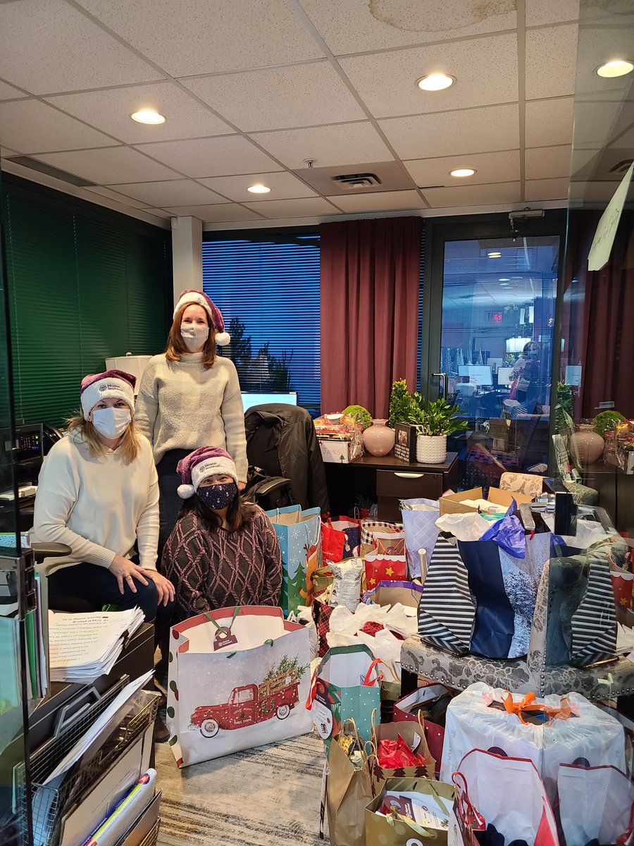 Jade Constantineau (@jadeconstantine) on Twitter photo 'Tis the season for <a href="/CaulfeildSchool/">Caulfeild School</a>'s Whole-School Inquiry about empathy & compassion. The Grade 1s raised $ and bought gifts for 6 seniors and many classes made cards for <a href="/HmInsteadWVan/">Home Instead Senior Care: West Vancouver</a>'s amazing Santa for Seniors program to let our seniors know we care. #bethebear #westvaned 'Tis the season for <a href="/CaulfeildSchool/">Caulfeild School</a>'s Whole-School Inquiry about empathy & compassion. The Grade 1s raised $ and bought gifts for 6 seniors and many classes made cards for <a href="/HmInsteadWVan/">Home Instead Senior Care: West Vancouver</a>'s amazing Santa for Seniors program to let our seniors know we care. #bethebear #westvaned