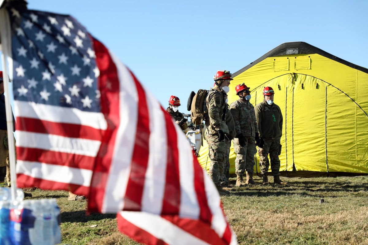 kentuckyguard's tweet photo. We celebrated the #NationalGuardBirthday the only way we know how; Supporting our community. Soldiers and airmen spent another day assisting in tornado relief efforts in Mayfield, Ky. #Guard385 #AlwaysReadyAlwaysThere #FightAsKentuckians https://t.co/57bDP5k7R1