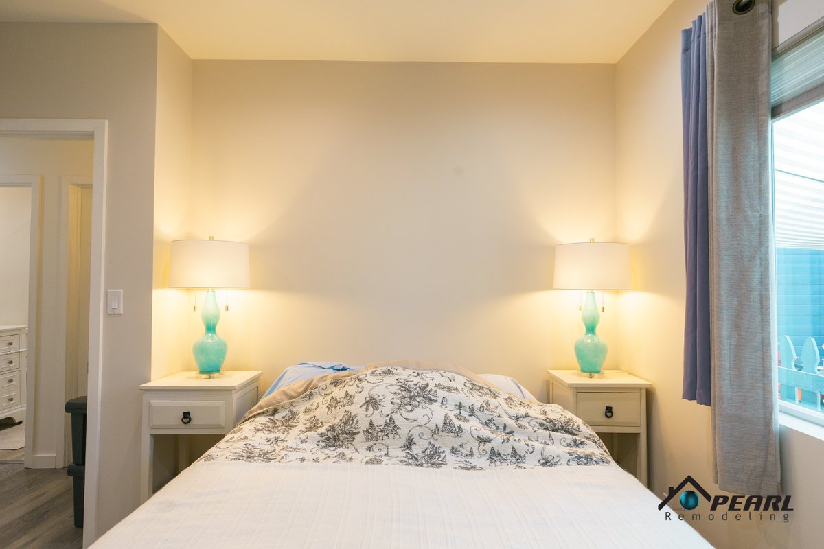 pearlremodeling's tweet image. Who says ADUs are too tiny? 🏡 This ADU has everything you need, just like a house! This ADU has 2 bedrooms, a bathroom, laundry section, kitchenette, living room, and closet. #tinyhome #tinyhomeliving #tinyhomedesign #adu #tinyhomeideas #smallhome #pearlremodeling #socal