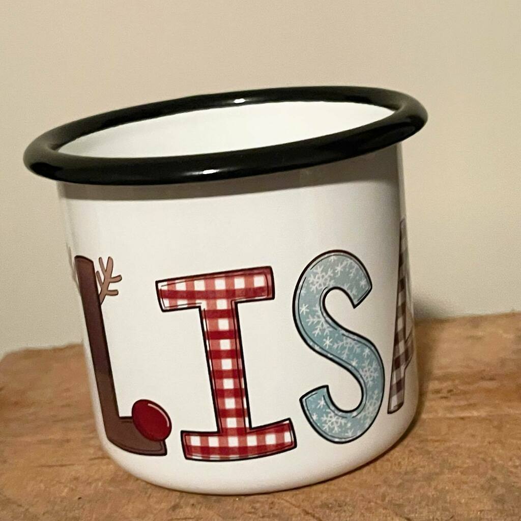 A mug that says "LISA".