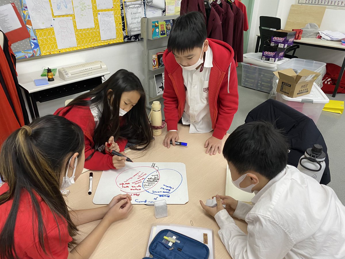 MsChanEDU's tweet photo. Gr. 6 poets in #LangandLit explored what poetry means to them and what the difference between poetry and prose are. https://t.co/AuS9pWmCMw