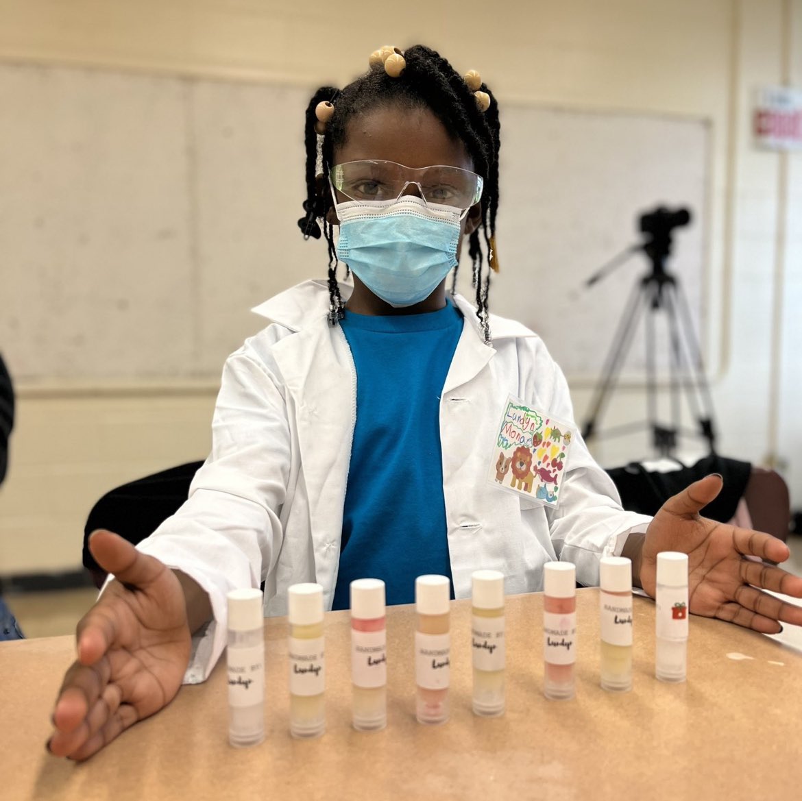 Had a blast with our <a href="/GHWCC/">GHWCC</a> #STEAM Town USA <a href="/WoodsonESHISD/">Woodson Leadership Academy</a> girls making our own #lipgloss from scratch! 👩🏻‍🔬 @CaseyWeather #STEMeducation #steminist #girlsinstem  🧪 💄