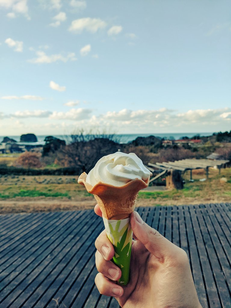 kirikirimy3's tweet photo. 丹後地域でお気に入り「宇川温泉 吉野の里」でテントサウナ体験会をさせていただきました🌿
いつかやりたいと思っていたので実現できて嬉しいです😊

ここにもいつか薪ストーブの小屋サウナができれば最高なんだけどなー🧖 https://t.co/XkjjLAm6VX