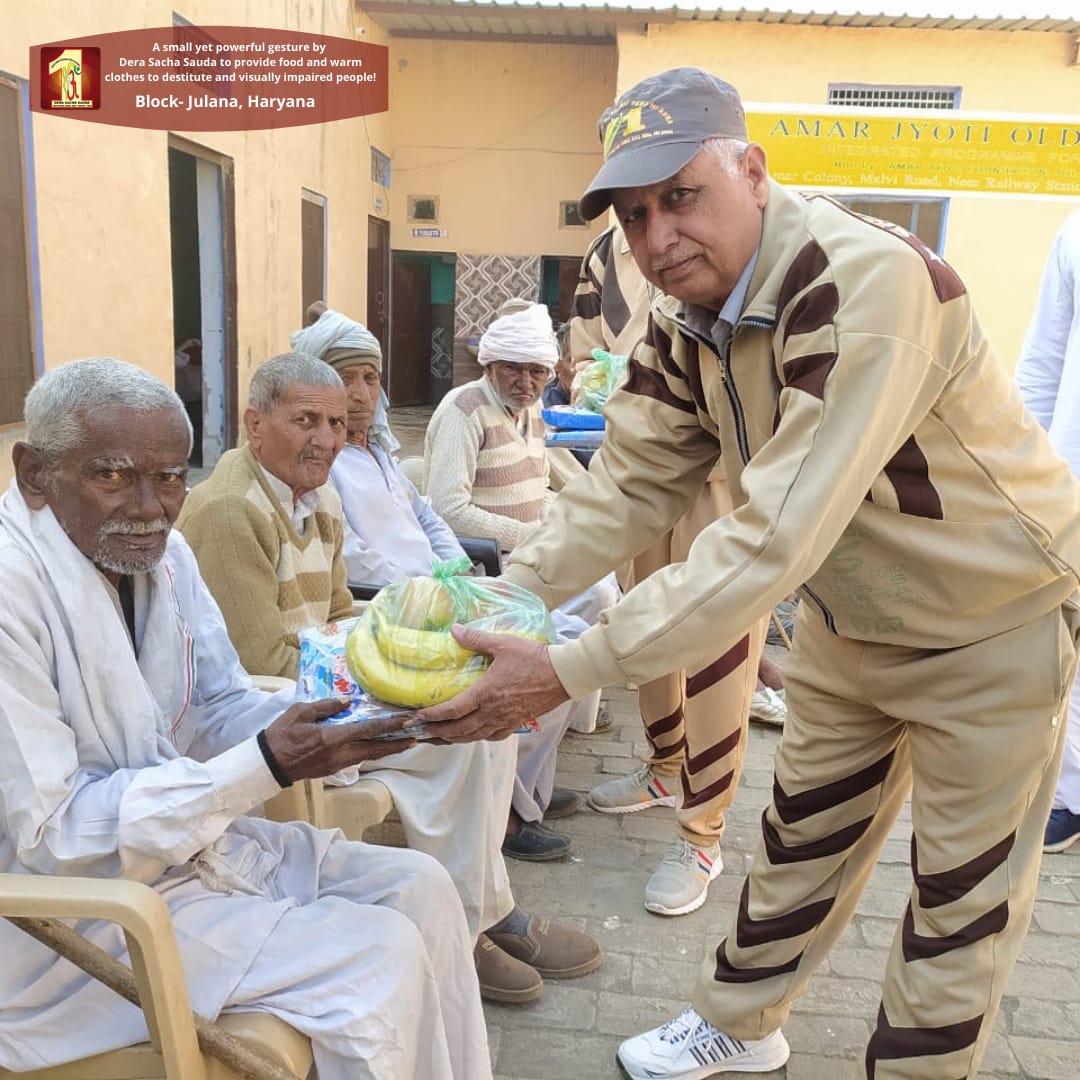 DSSNewsUpdates's tweet photo. Warmth Of Humanity | Food &amp; Warm Clothes Distribution to destitute &amp; visually impaired people under the pious guidance of St. Dr.Gurmeet Ram Rahim Singh Ji Insan | DSS Volunteers: Julana, Haryana
#clothes #humanity #WarmthOfHumanity #ClothBank #clothdonationbydss #foodbank #food https://t.co/EMjGFVelDQ