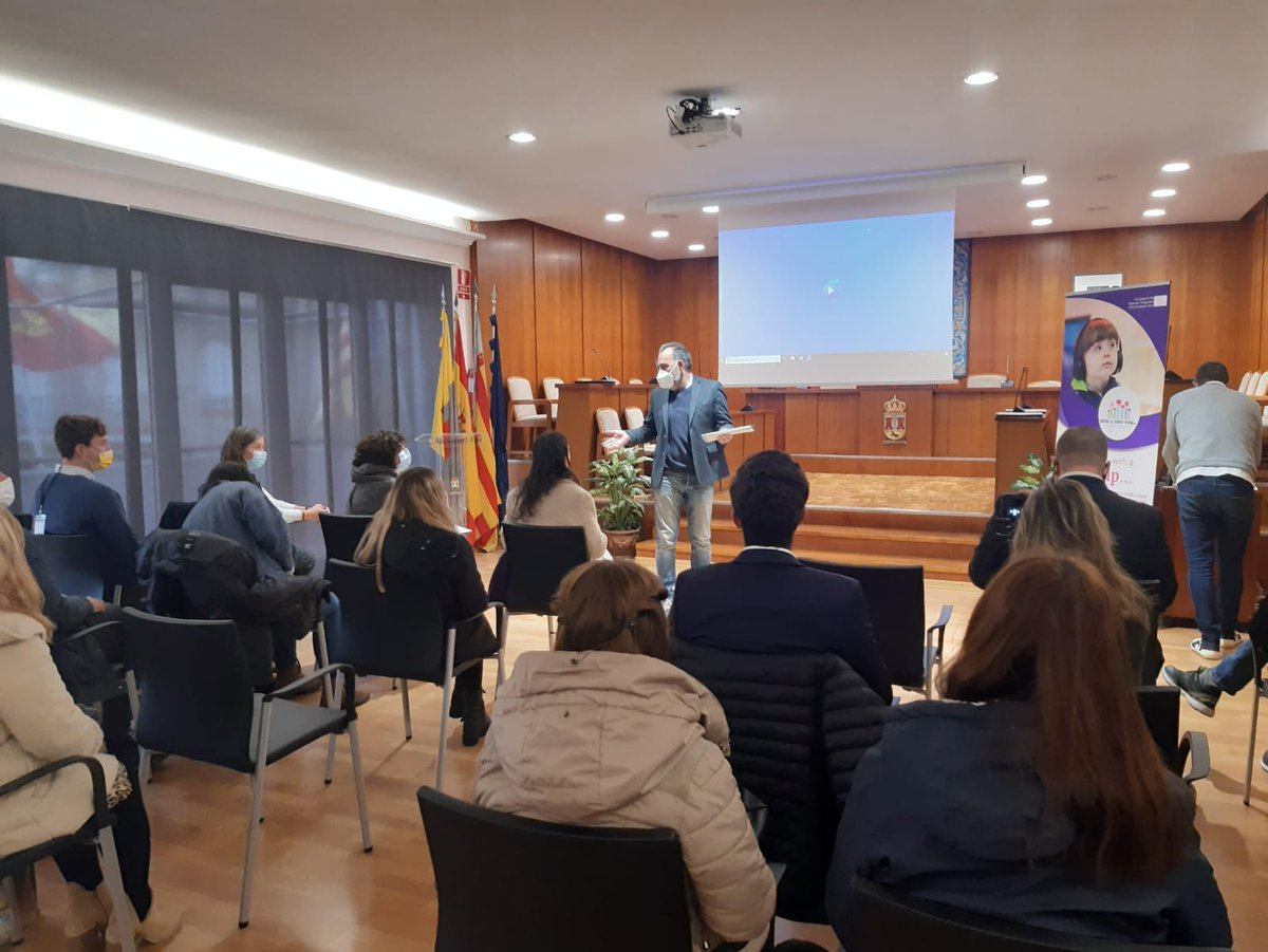 ayuntamientoibi's tweet photo. 🟠Expertos del proyecto europeo Erasmus+ "With a little help", dirigido a estudiantes con necesidades educativas especiales, visitan Ibi.
👐Desarrollan un innovador programa de trabajo online para estudiantes con necesidades educativas especiales (NEE).
ℹ️ https://t.co/sxlFhGwxgJ https://t.co/JIJ5ipvQvx