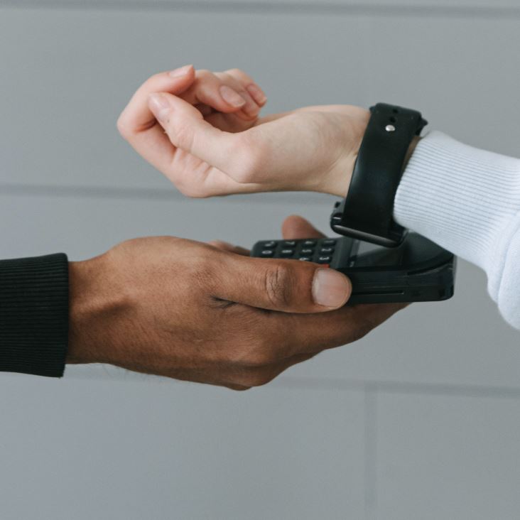 Sibos's tweet photo. What is the way forward for FIs in sharing #data for truly frictionless #CX? Find out with this #Sibos partner blog from @awscloud https://t.co/DGprcEijP2 https://t.co/eUCXnv88dC