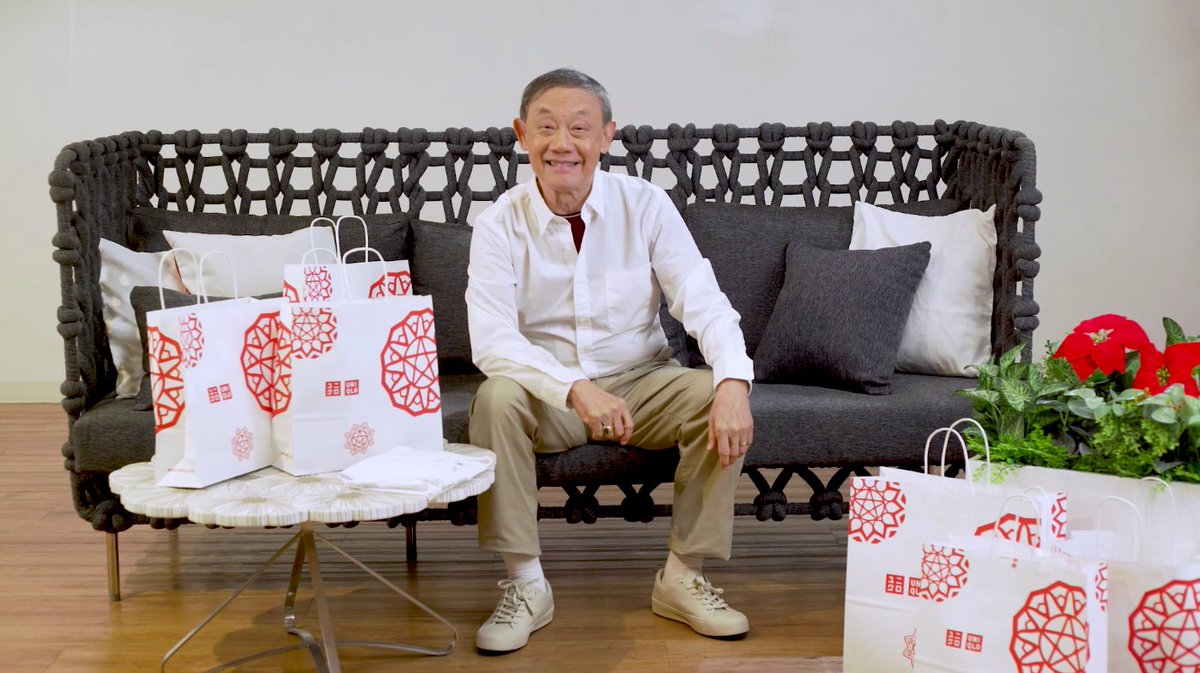 UNIQLOPH's tweet photo. Wrap Each Other In Love, especially those that need it most.

Watch Jose Mari Chan, @JustSarahG, &amp; @mateoguidicelli make memories as they bring love &amp; joy to the children of Casa Miani:
https://t.co/GDjCZXR86i

Learn more:
https://t.co/dlpVkkza9q

#GiftsForAll #UniqloPH #LifeWear https://t.co/FaEPIa12Wy