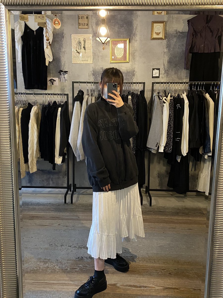 本日もご来店ありがとうございました🥀

店頭のおすすめアイテムでコーディネートを組みました！

是非店頭にてご覧くださいませ♥