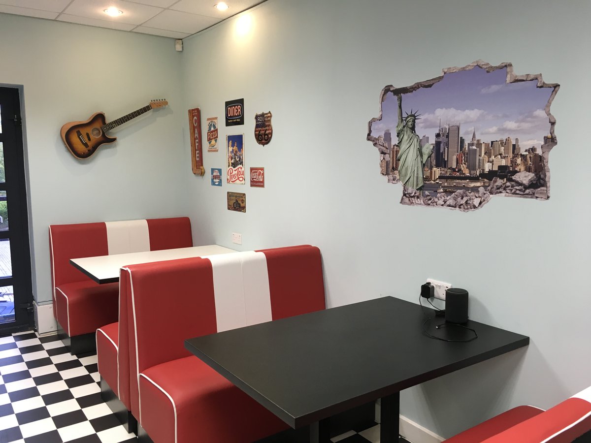 BTP_IT_Support's tweet image. Not many IT support providers can say they have a diner in their office. All designed by us! What do you think?