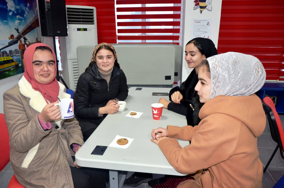 ASBokhtar's tweet photo. Hey friends🤩
Do you know how to order at a Cafe in English?
📌Today, American Space Bokhtar's visitors practiced ordering and preparing coffee, tea, snacks, and more.☕️🗣
#brewcafe #bokhtar #Metaverse #coffee #tajikistan #people #facebookpost https://t.co/4AjF7Dhn0s