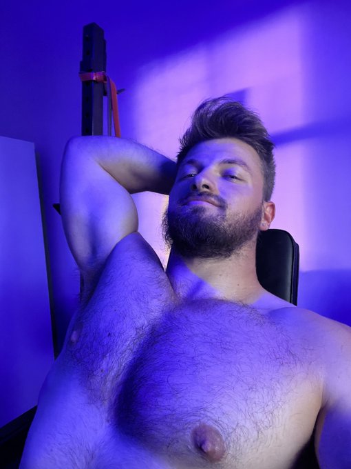 Weights time 😈 https://t.co/AWQ7dtckdi