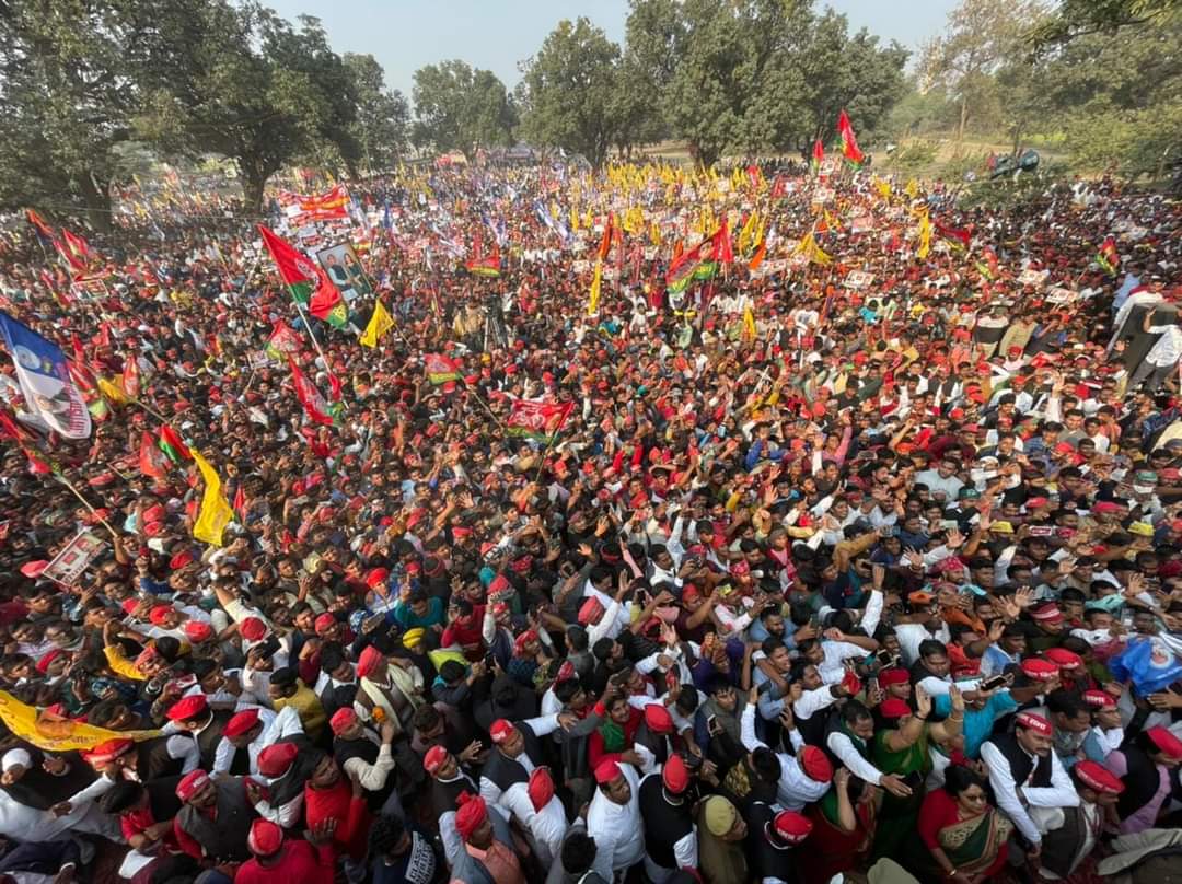 समाजवादी विजय यात्रा के दौरान माननीय राष्ट्रीय अध्यक्ष श्री अखिलेश यादव जी का संबोधन।