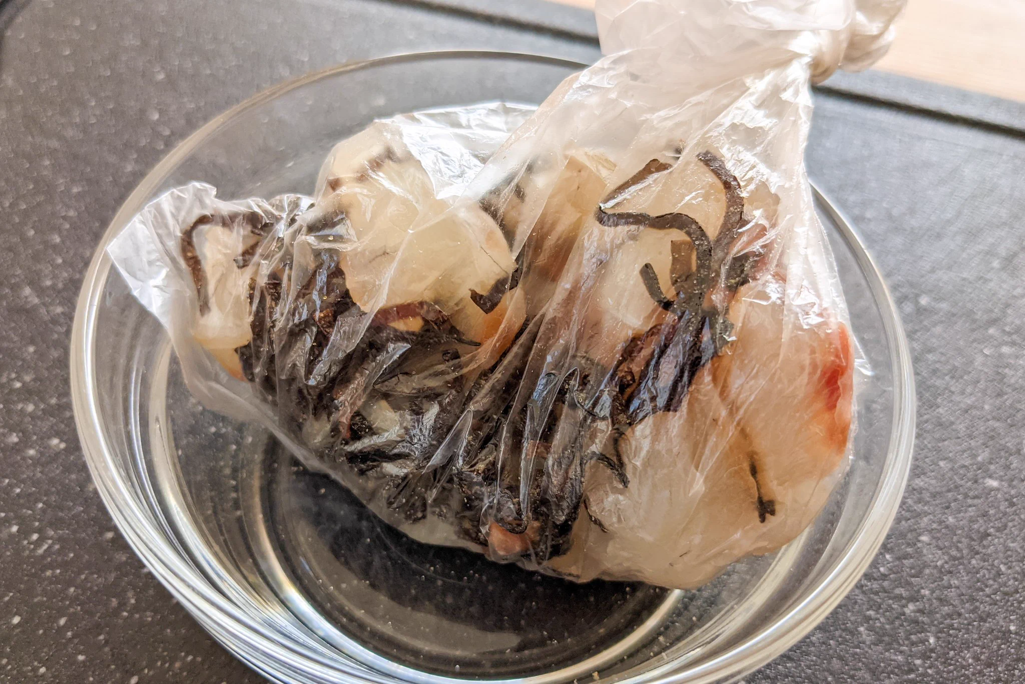 漬けてかければ完成の簡単レシピ！塩昆布と鯛のお刺身を使った、「カルパッチョ」の作り方！