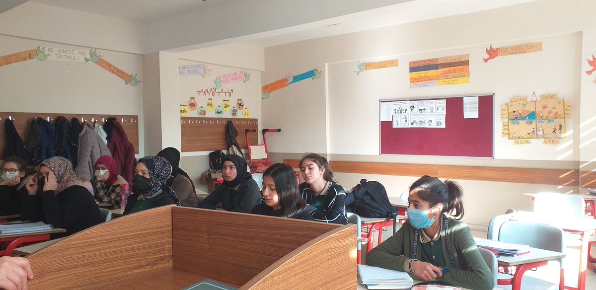 10 .Sınıf ögrencilerimizde YKS  bilinci oluşturmak amacı ile okul Rehber Öğretmenimiz tarafından Yks tanıtım semineri gerçekleştirildi ...