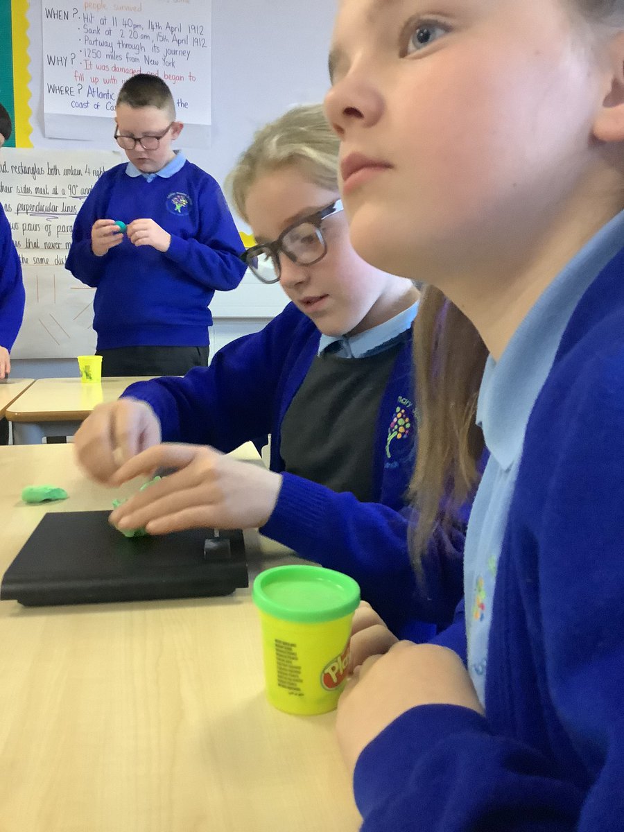 Layton_Year5 tweet media