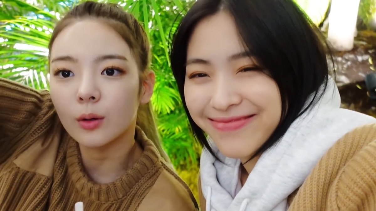 archivejinlia's tweet photo. HELLO JINLIA 🥰 https://t.co/thqbLIW1IL