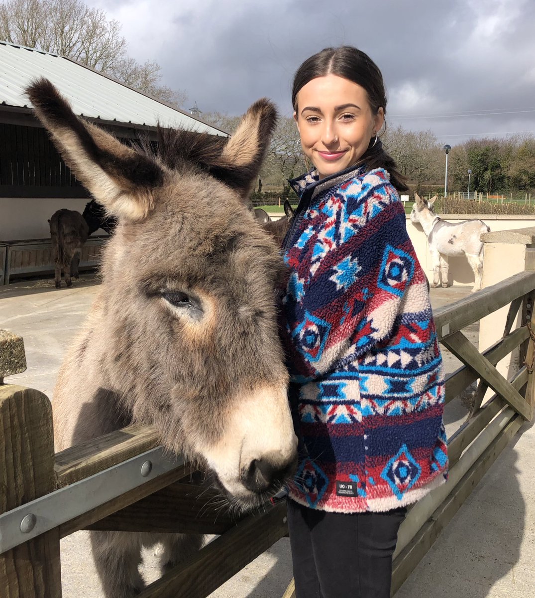PCSO30747's tweet photo. Eight months ago today we lost our beautiful Darcy to suicide. She was 17. Check on your youngsters, watch them, listen to them, shout loud for the help they deserve. #youarenotalone #neverbeafraidtoask @PAPYRUS_tweets @MindCharity #mentalhealth #anxiety #bulemia #teenagesuicide https://t.co/sFOEHcgFwE