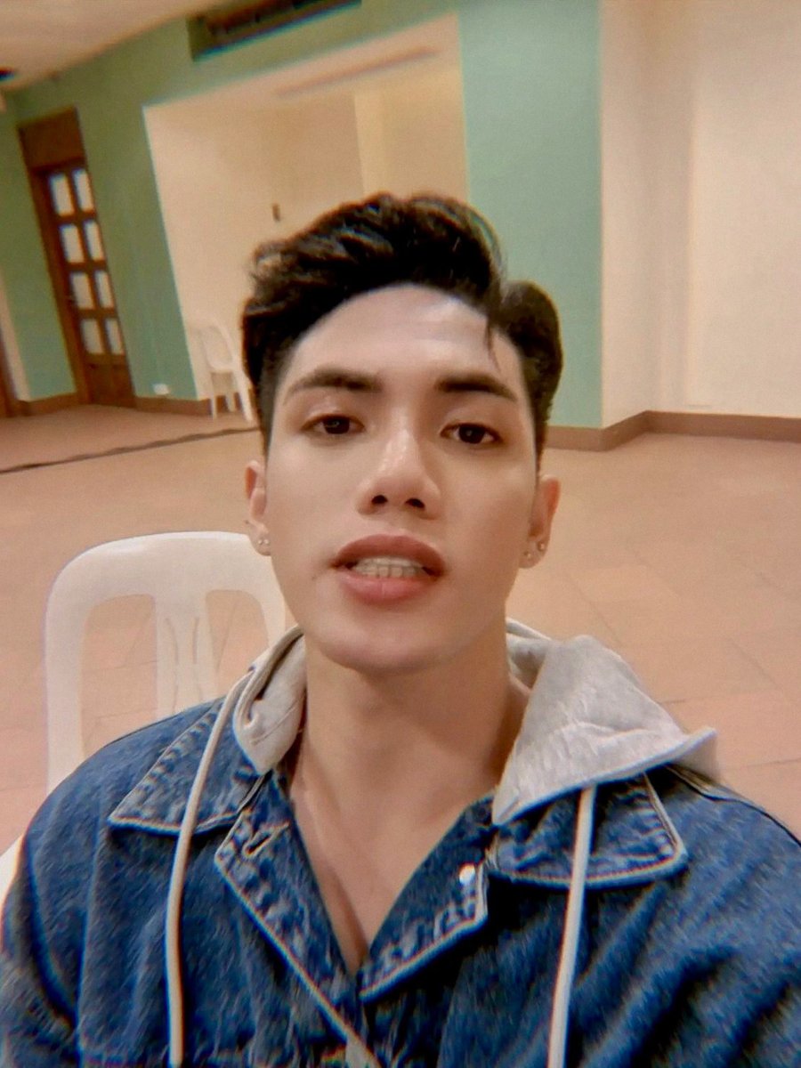 GWAPO TALAGA

#SB19_STELL <a href="/SB19Official/">SB19 Official</a>