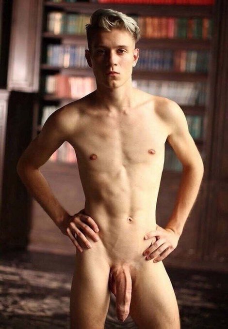 Please make me smile ? 
Almost 300 followers and over 1 k likes!
You can follow my fansly for FREE for